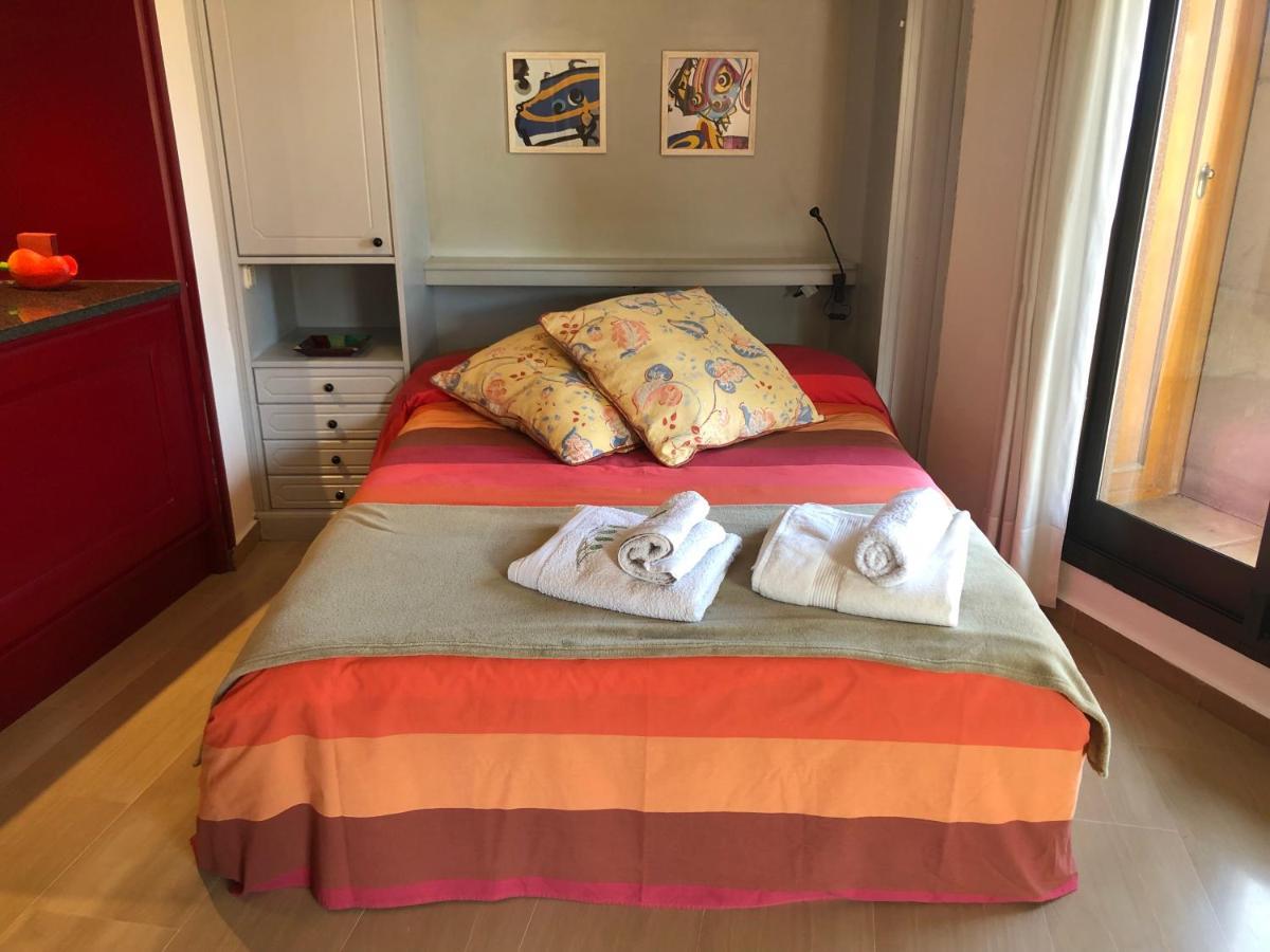 ウエスカLoft Acogedor Con Terraza Y Parking En El Centroアパートメント エクステリア 写真